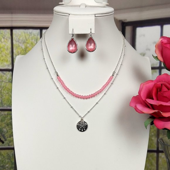 NIB AVON 2 TIER SILVER TONE SAND DOLLAR NECKLACE AND EARRING SET (PINK) - Picture 1 of 14